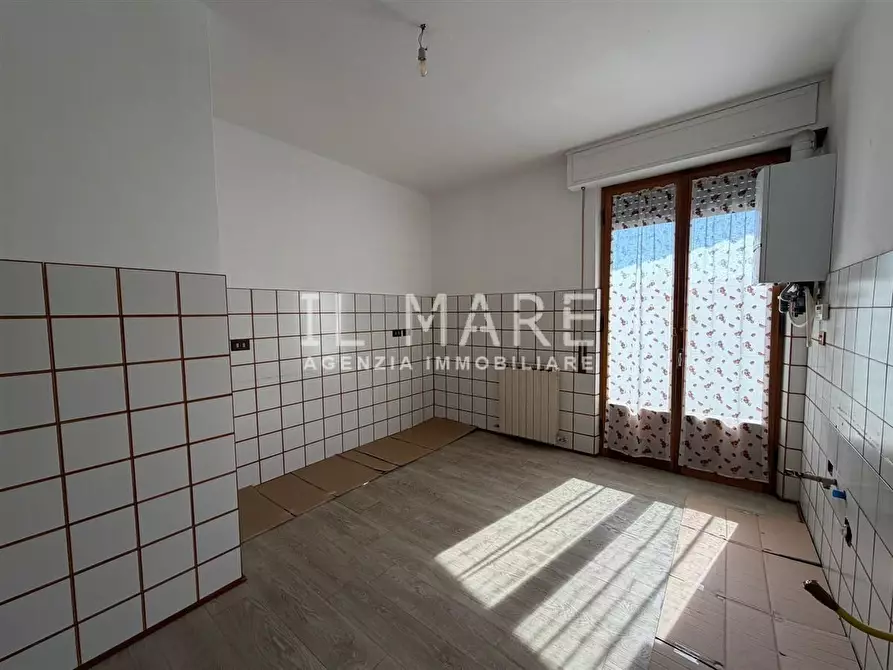 Immagine 11 di Appartamento in vendita  a Massa