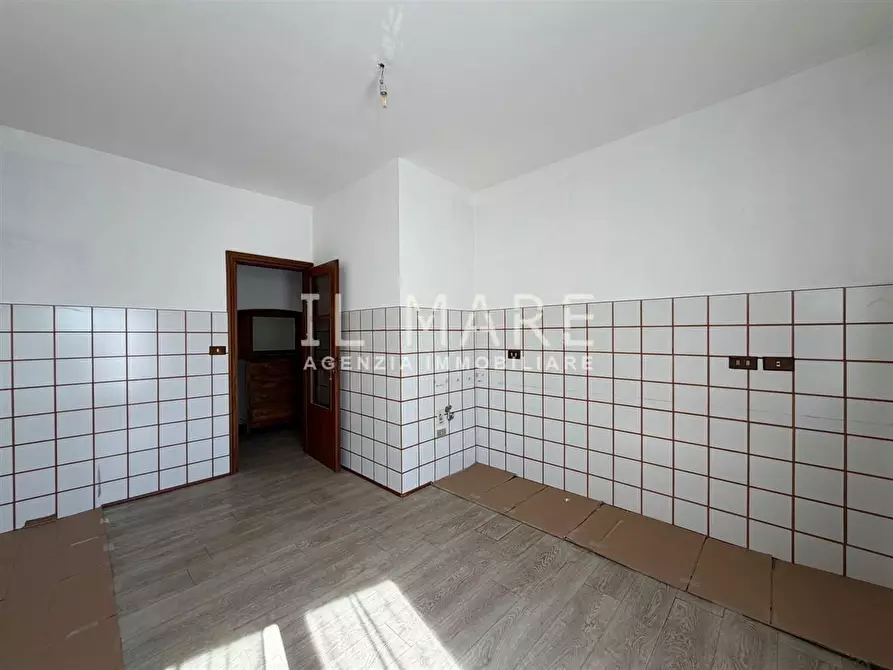 Immagine 13 di Appartamento in vendita  a Massa