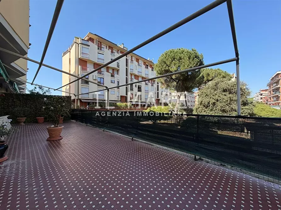 Immagine 2 di Appartamento in vendita  a Massa