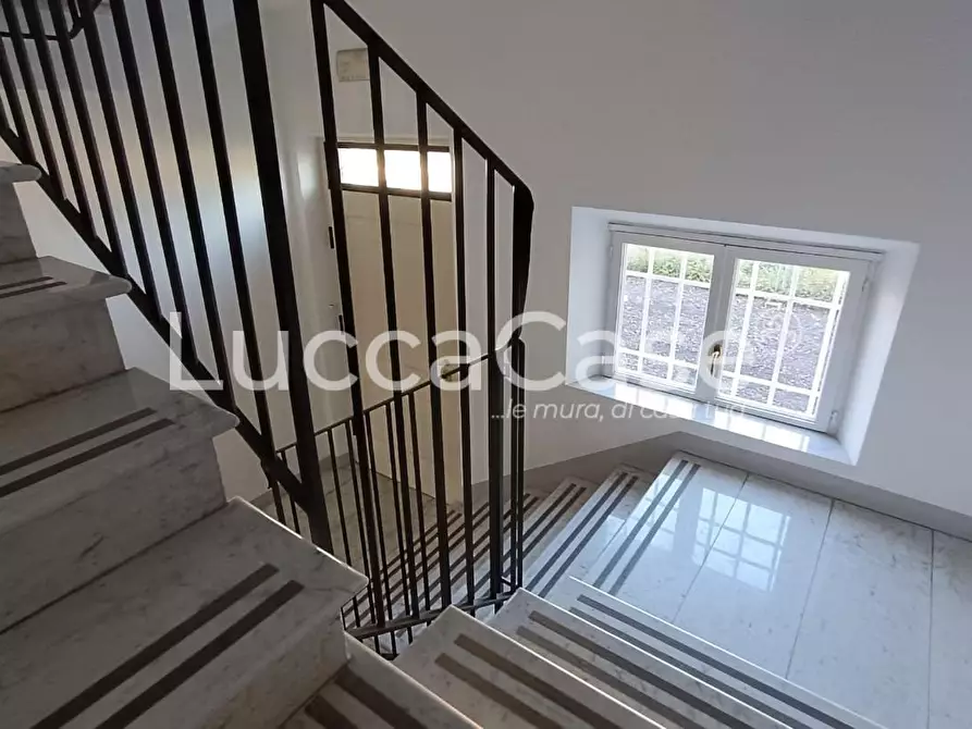 Immagine 37 di Ufficio in affitto  a Lucca