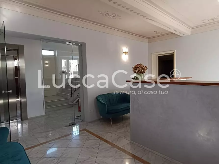 Immagine 31 di Ufficio in affitto  a Lucca