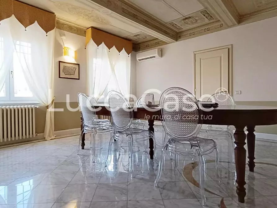 Immagine 1 di Ufficio in affitto  a Lucca