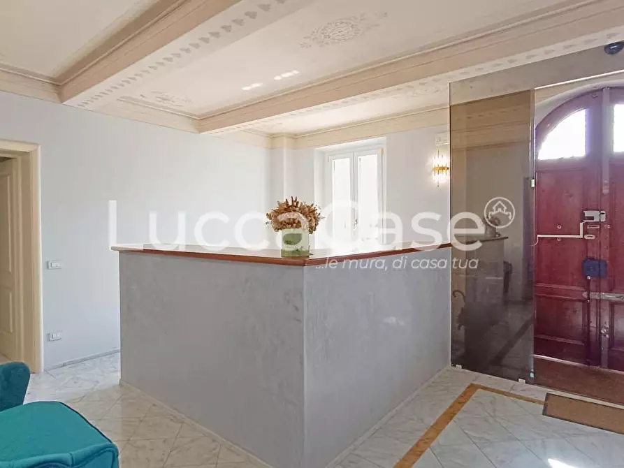 Immagine 30 di Ufficio in affitto  a Lucca