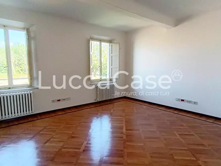 Immagine 18 di Ufficio in affitto  a Lucca