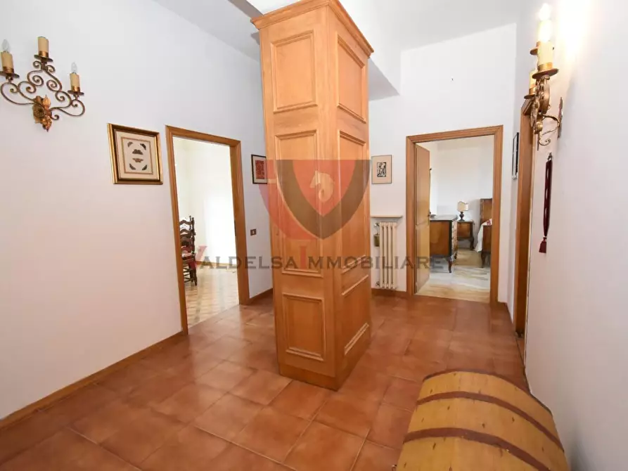 Immagine 6 di Appartamento in vendita  a Colle Di Val D'elsa