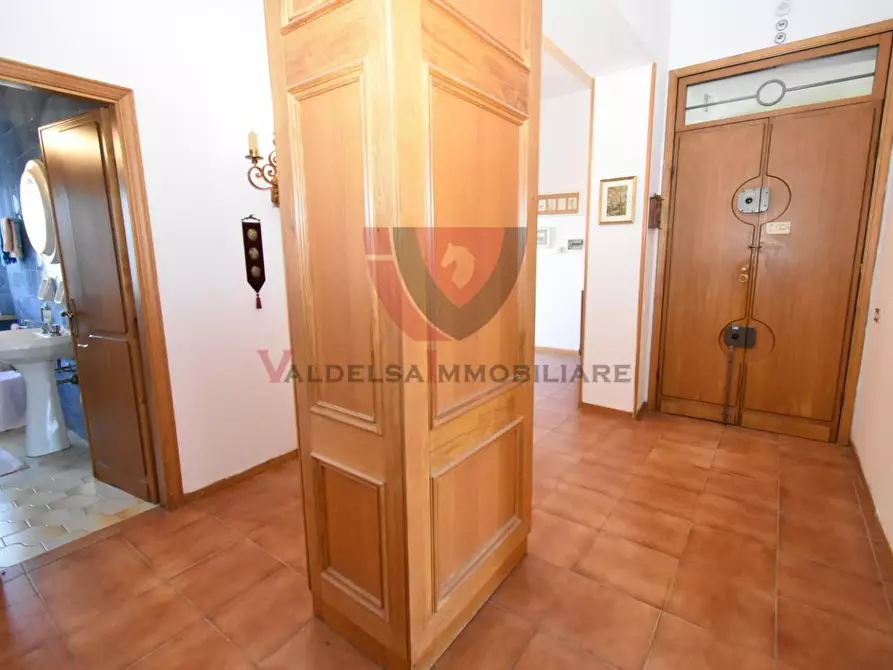 Immagine 14 di Appartamento in vendita  a Colle Di Val D'elsa