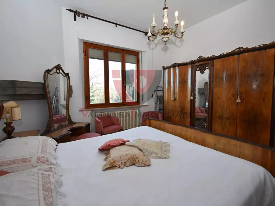 Immagine 19 di Appartamento in vendita  a Colle Di Val D'elsa