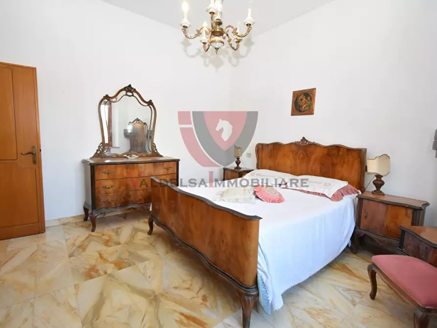 Immagine 21 di Appartamento in vendita  a Colle Di Val D'elsa