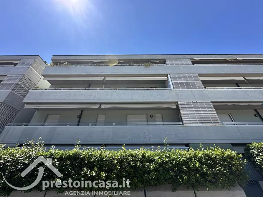 Immagine 1 di Appartamento in vendita  a Viareggio