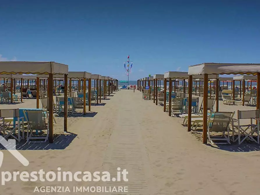 Immagine 5 di Appartamento in vendita  a Viareggio