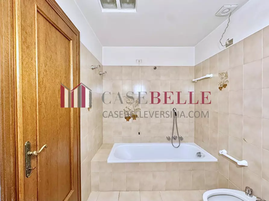 Immagine 18 di Appartamento in affitto  a Camaiore