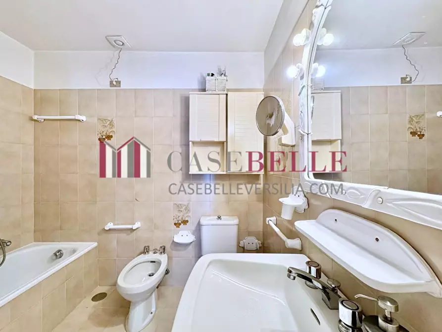 Immagine 15 di Appartamento in affitto  a Camaiore