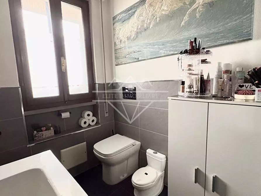 Immagine 15 di Appartamento in vendita  a Carrara