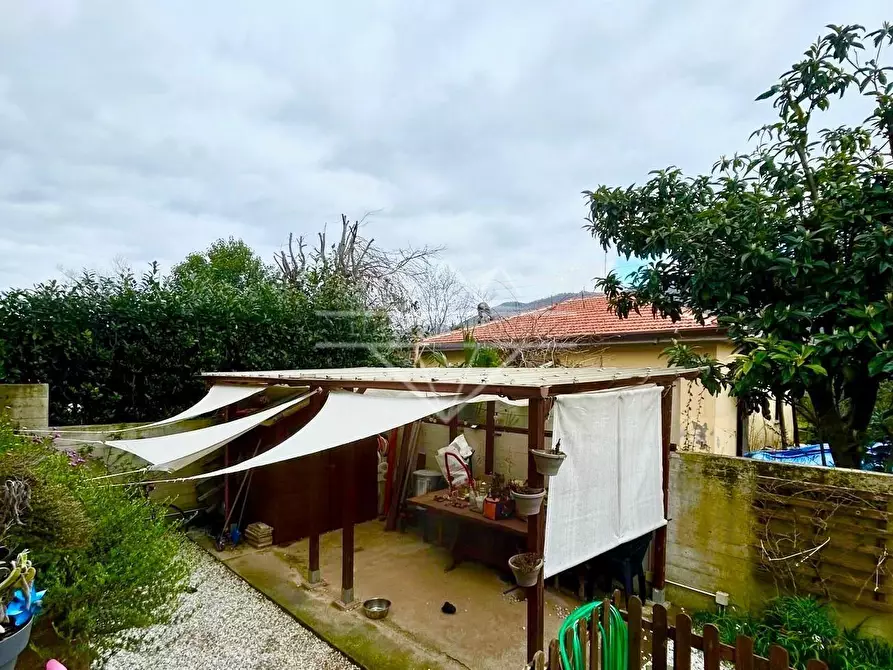 Immagine 19 di Appartamento in vendita  a Carrara