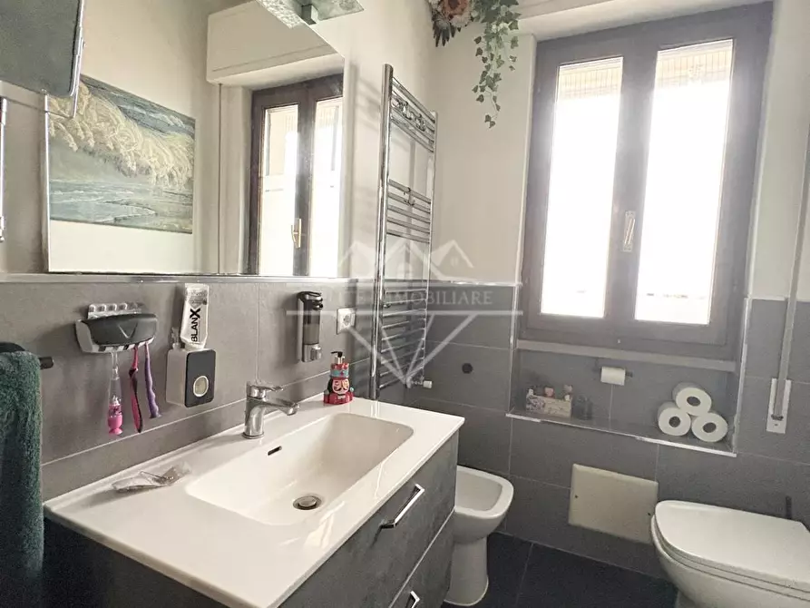 Immagine 16 di Appartamento in vendita  a Carrara