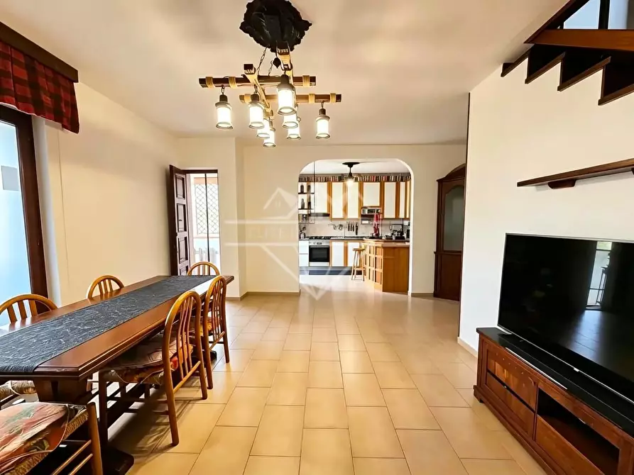 Immagine 1 di Villetta a schiera in vendita  a Carrara
