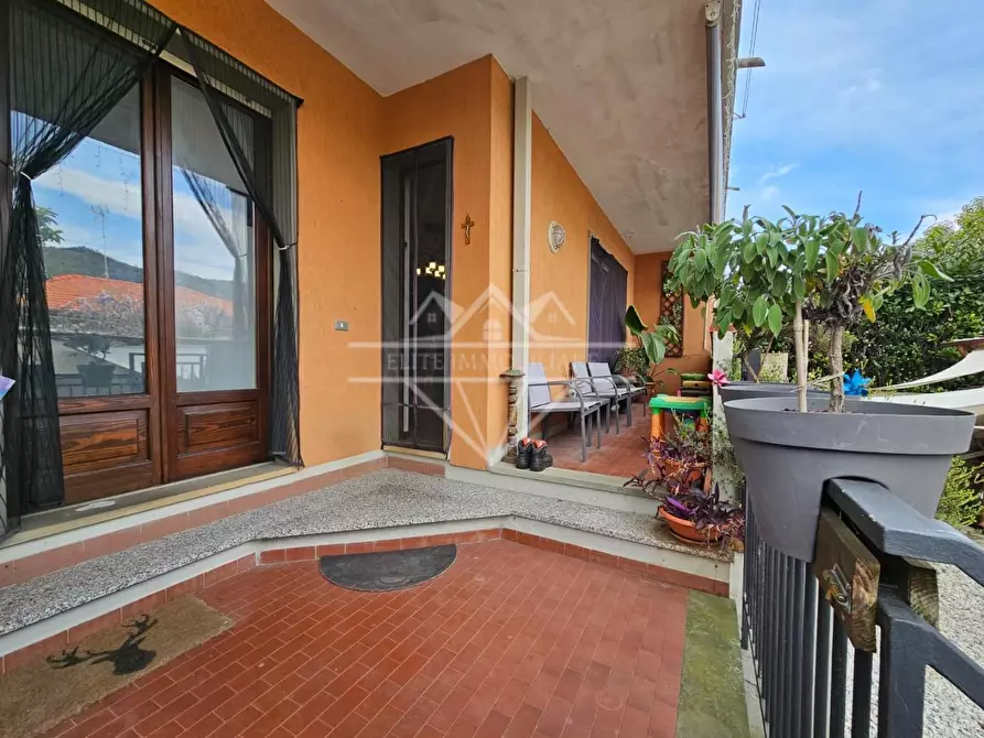 Immagine 3 di Appartamento in vendita  a Carrara