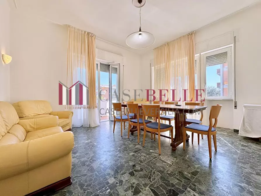 Immagine 1 di Appartamento in affitto  a Camaiore