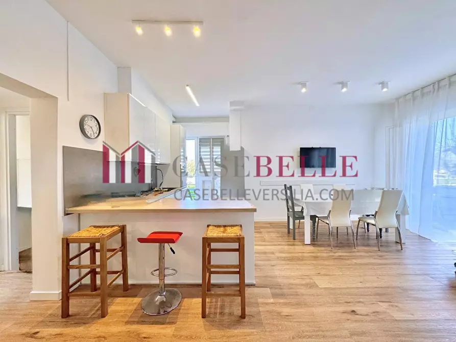 Immagine 1 di Appartamento in affitto  a Camaiore