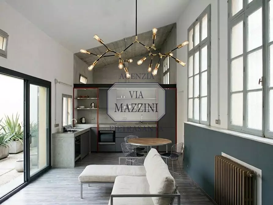 Immagine 7 di Loft/Open space in vendita  a Pietrasanta