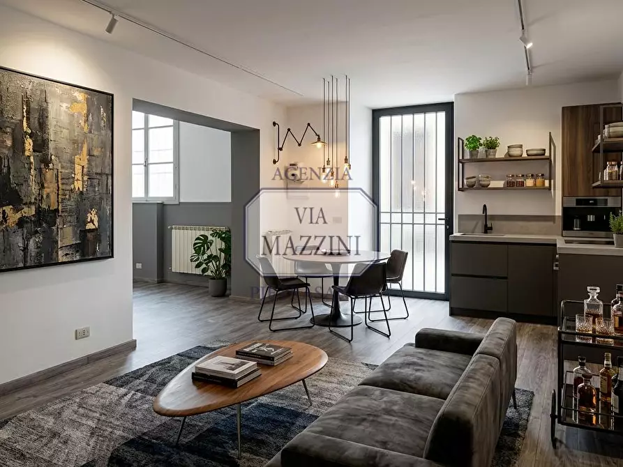 Immagine 19 di Loft/Open space in vendita  a Pietrasanta