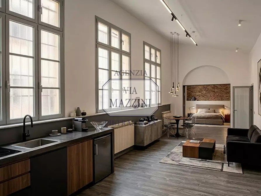 Immagine 9 di Loft/Open space in vendita  a Pietrasanta