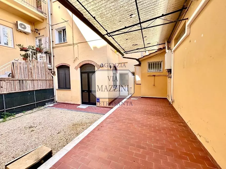 Immagine 15 di Loft/Open space in vendita  a Pietrasanta