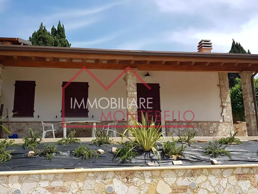 Immagine 2 di Rustico / casale in vendita  a Camaiore