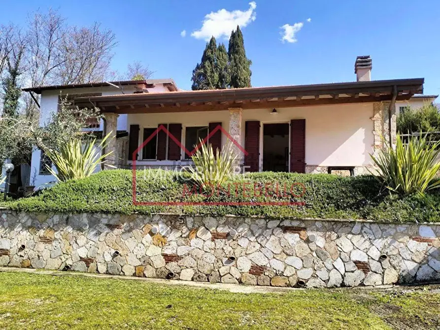 Immagine 2 di Rustico / casale in vendita  a Camaiore