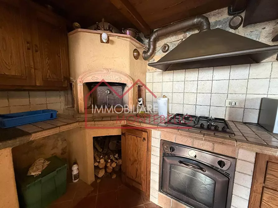 Immagine 17 di Rustico / casale in vendita  a Camaiore