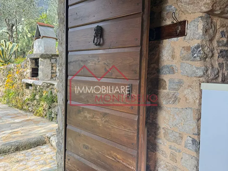 Immagine 14 di Rustico / casale in vendita  a Camaiore