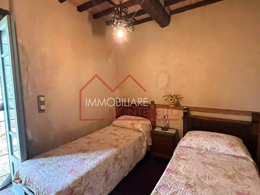 Immagine 18 di Rustico / casale in vendita  a Camaiore