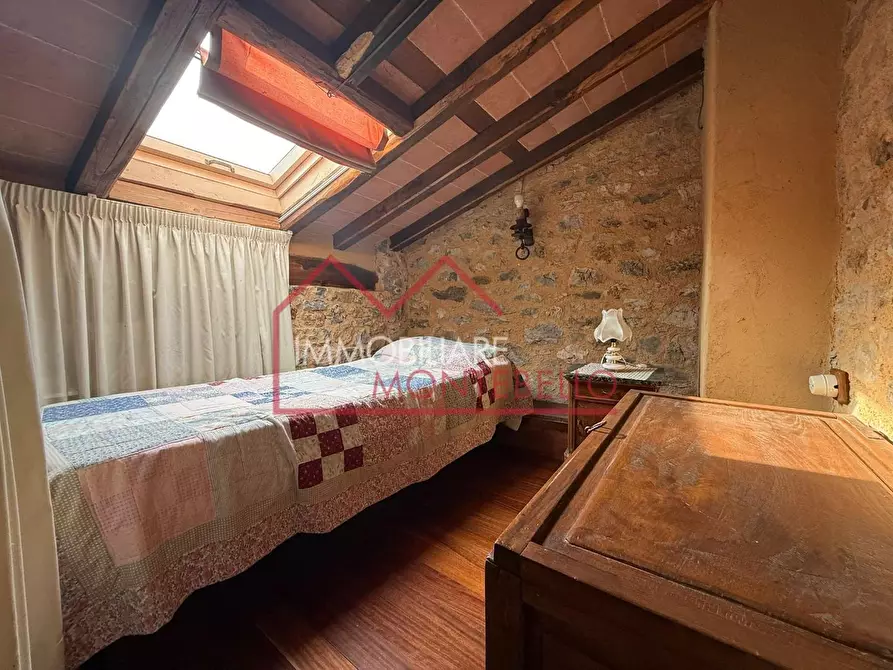 Immagine 24 di Rustico / casale in vendita  a Camaiore