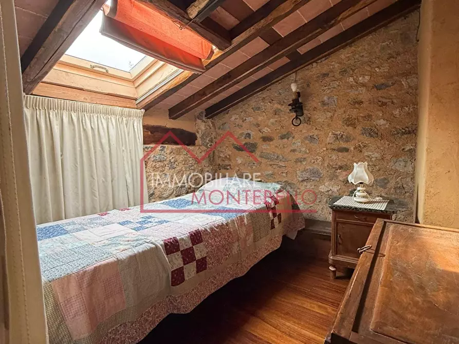 Immagine 29 di Rustico / casale in vendita  a Camaiore