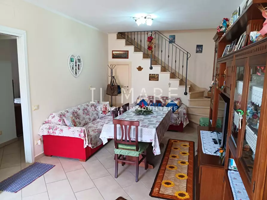 Immagine 3 di Appartamento in vendita  a Massa