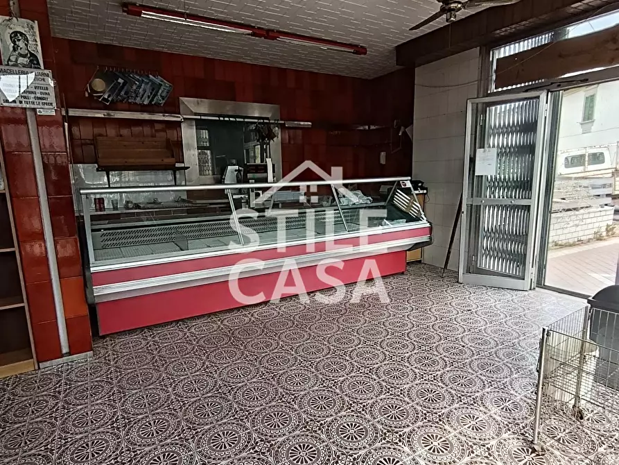 Immagine 1 di Locale commerciale in vendita  a Fucecchio