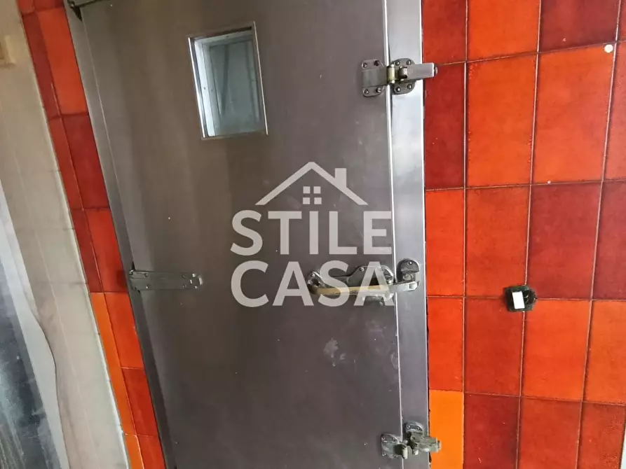 Immagine 7 di Locale commerciale in vendita  a Fucecchio