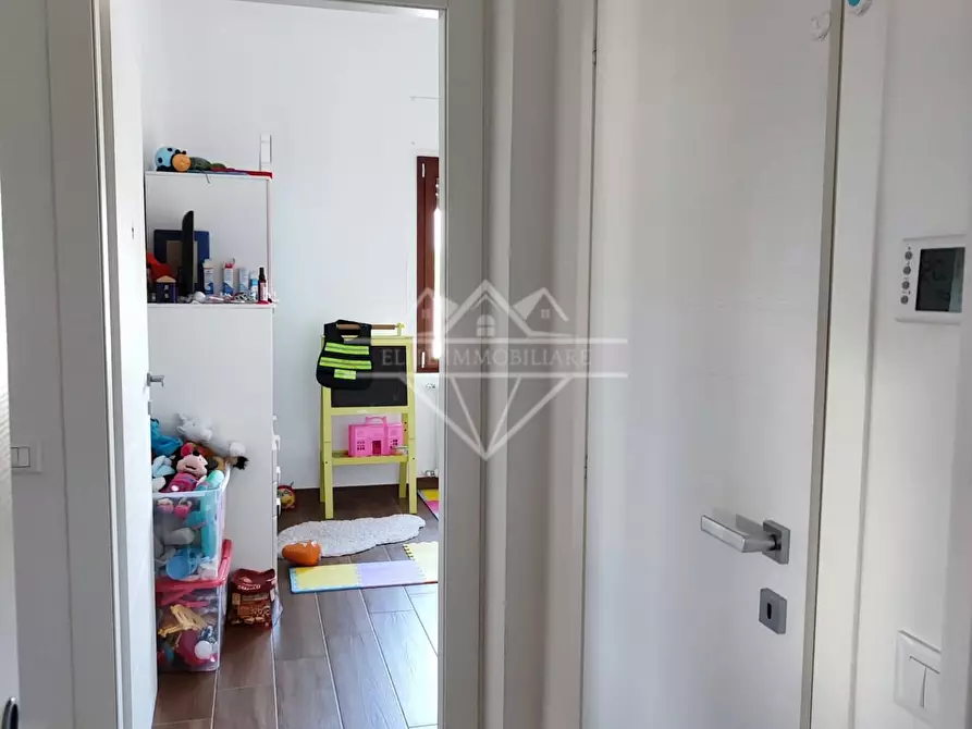 Immagine 12 di Appartamento in vendita  a Castelnuovo Magra