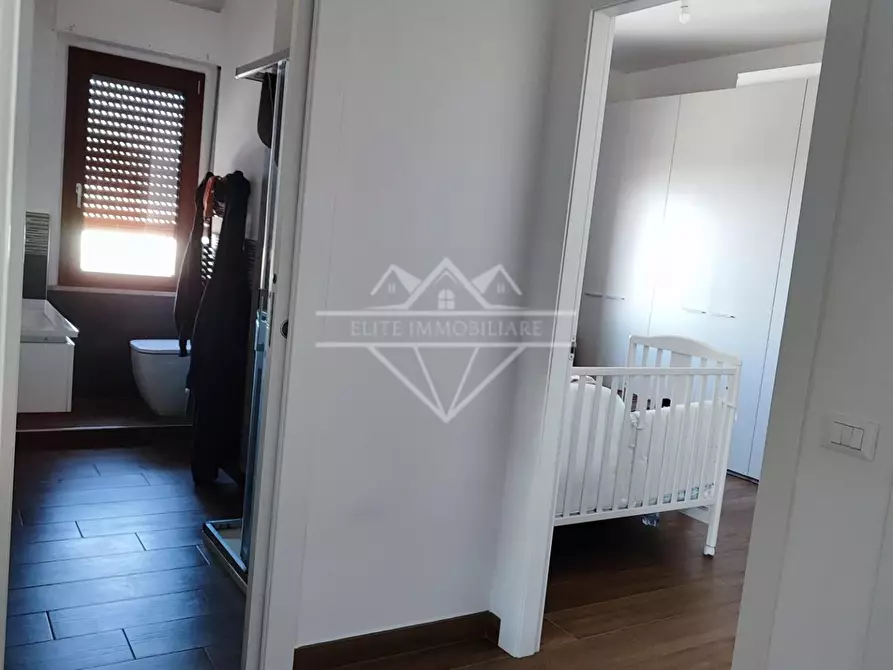 Immagine 10 di Appartamento in vendita  a Castelnuovo Magra