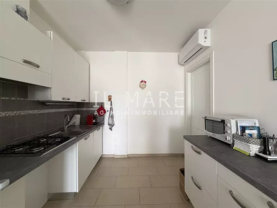 Immagine 16 di Appartamento in vendita  a Massa