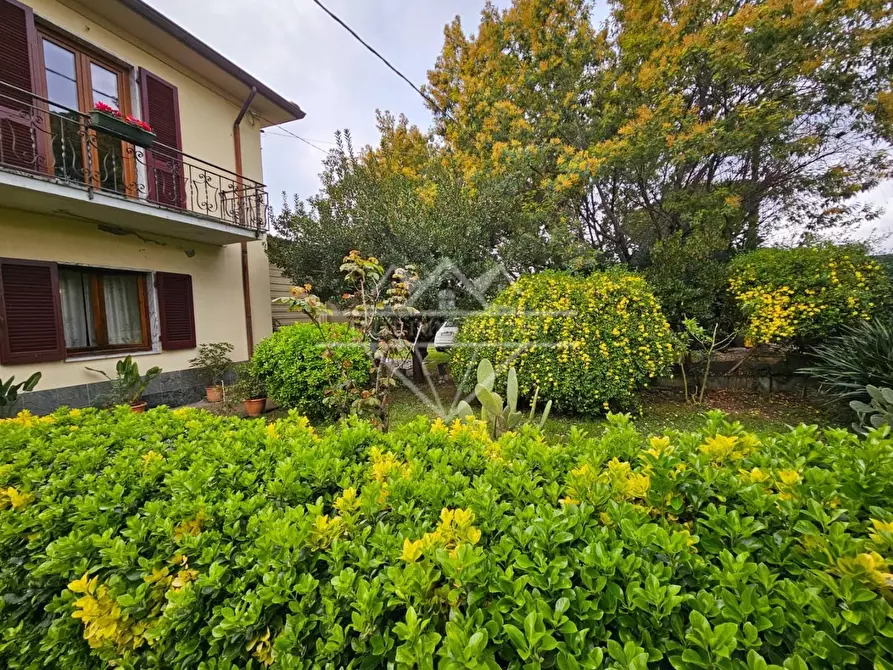 Immagine 9 di Casa bifamiliare in vendita  a Massa