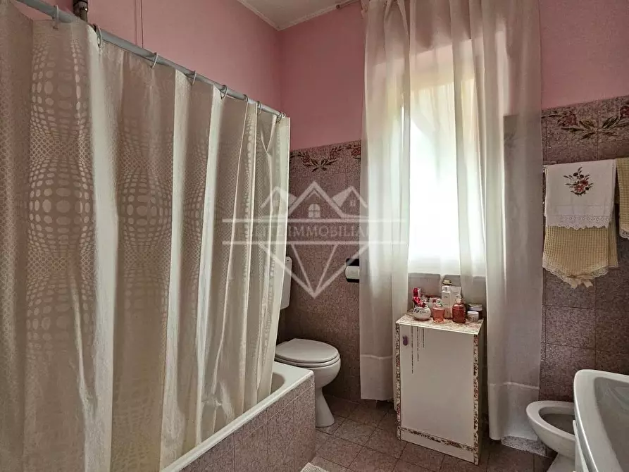 Immagine 19 di Casa bifamiliare in vendita  a Massa