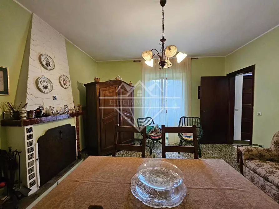 Immagine 23 di Casa bifamiliare in vendita  a Massa