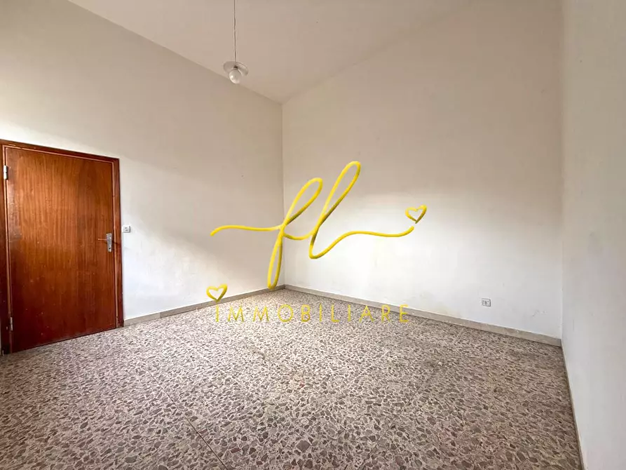 Immagine 4 di Locale commerciale in vendita  a Cecina