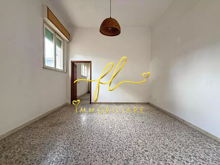 Immagine 5 di Locale commerciale in vendita  a Cecina