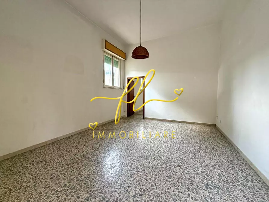 Immagine 3 di Locale commerciale in vendita  a Cecina