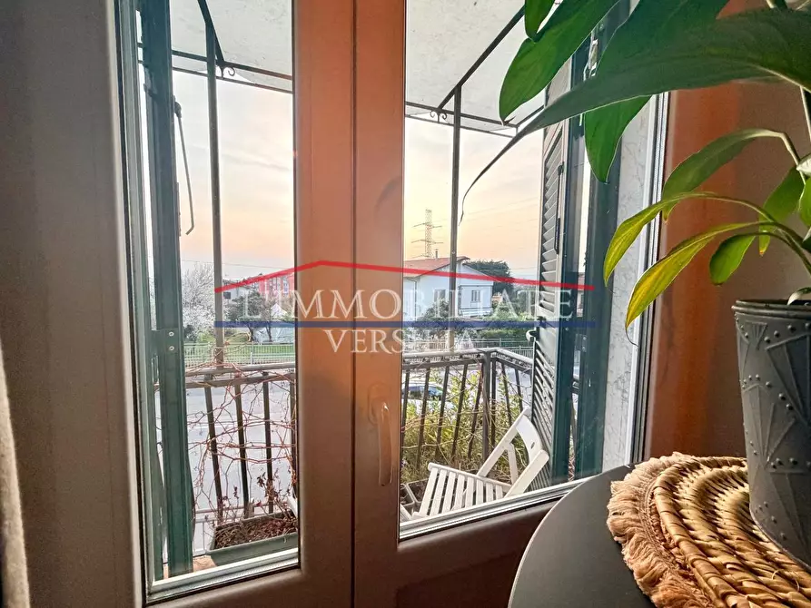 Immagine 9 di Appartamento in vendita  a Massa