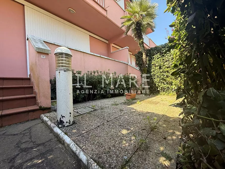 Immagine 4 di Villetta a schiera in vendita  a Massa