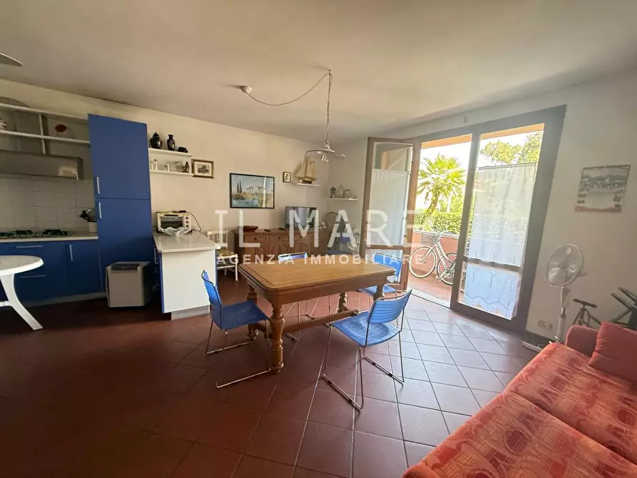 Immagine 9 di Villetta a schiera in vendita  a Massa