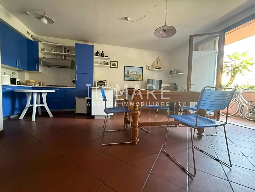 Immagine 11 di Villetta a schiera in vendita  a Massa